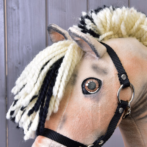 Hobby Horse Ozzy with black halter (size S)