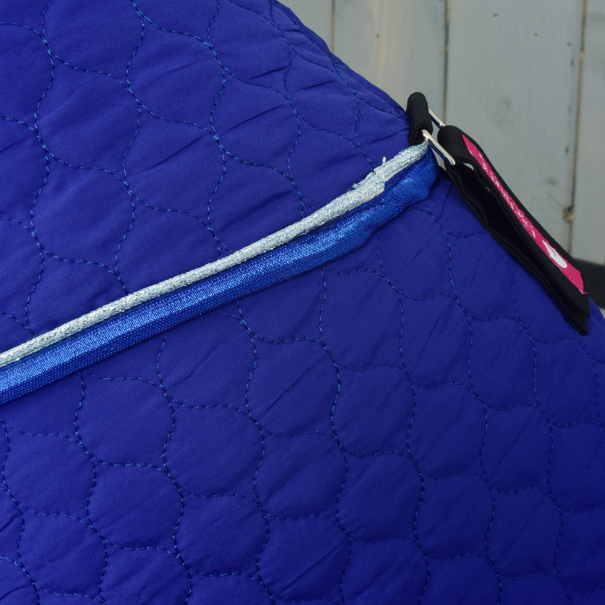 Blanket with removable neck cover Bluebell