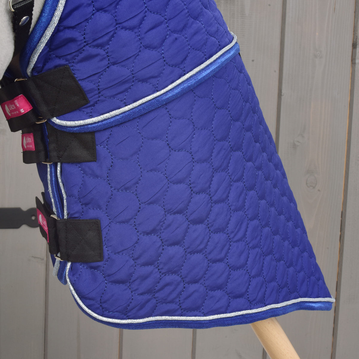 Blanket with removable neck cover Bluebell