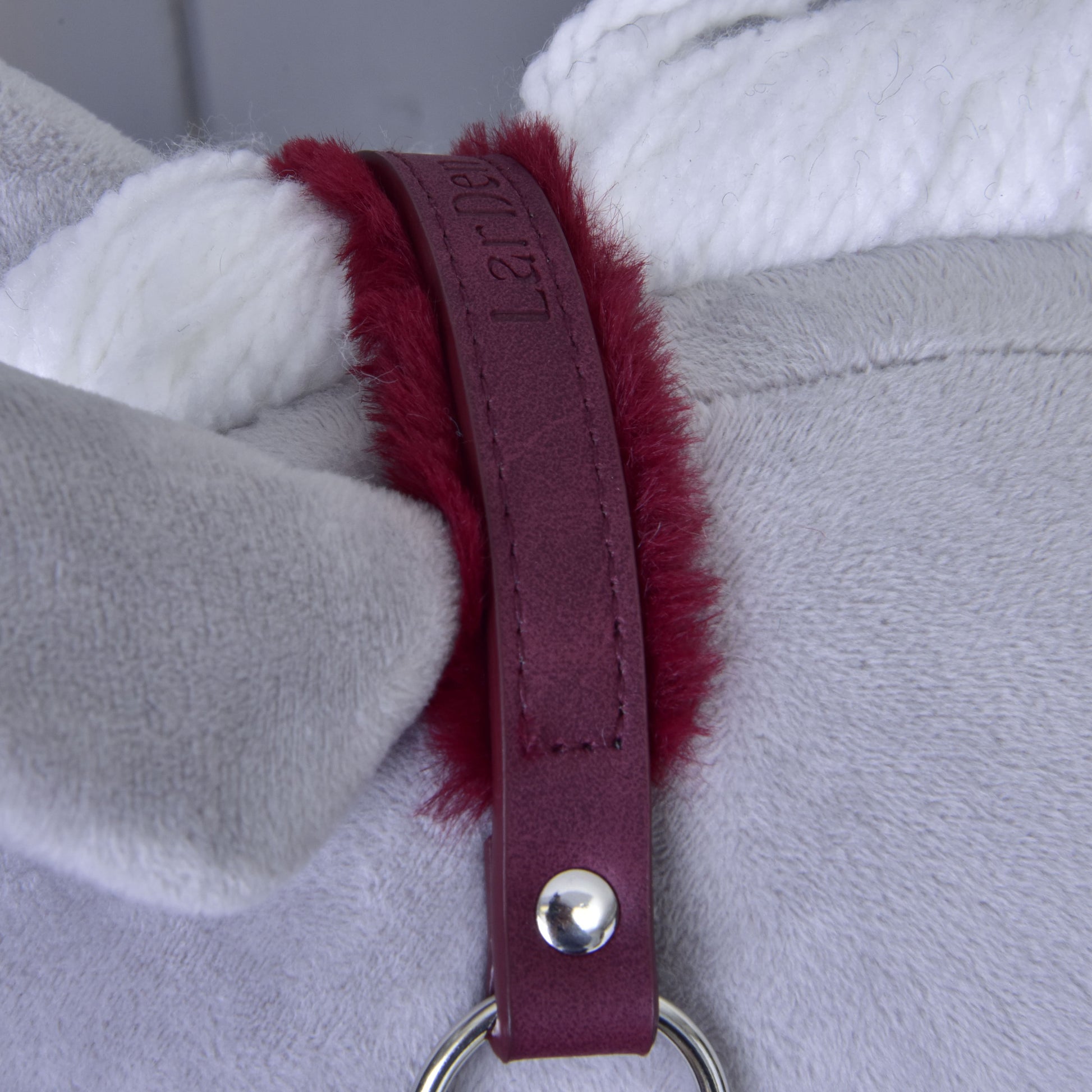 Halter with fur - leatherette Burgundy