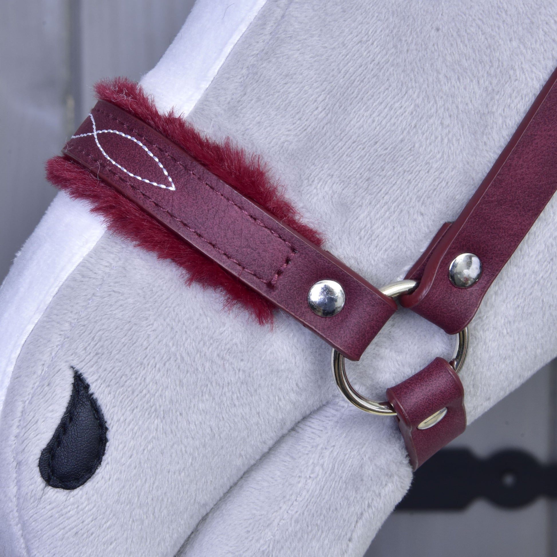 Halter with fur - leatherette Burgundy