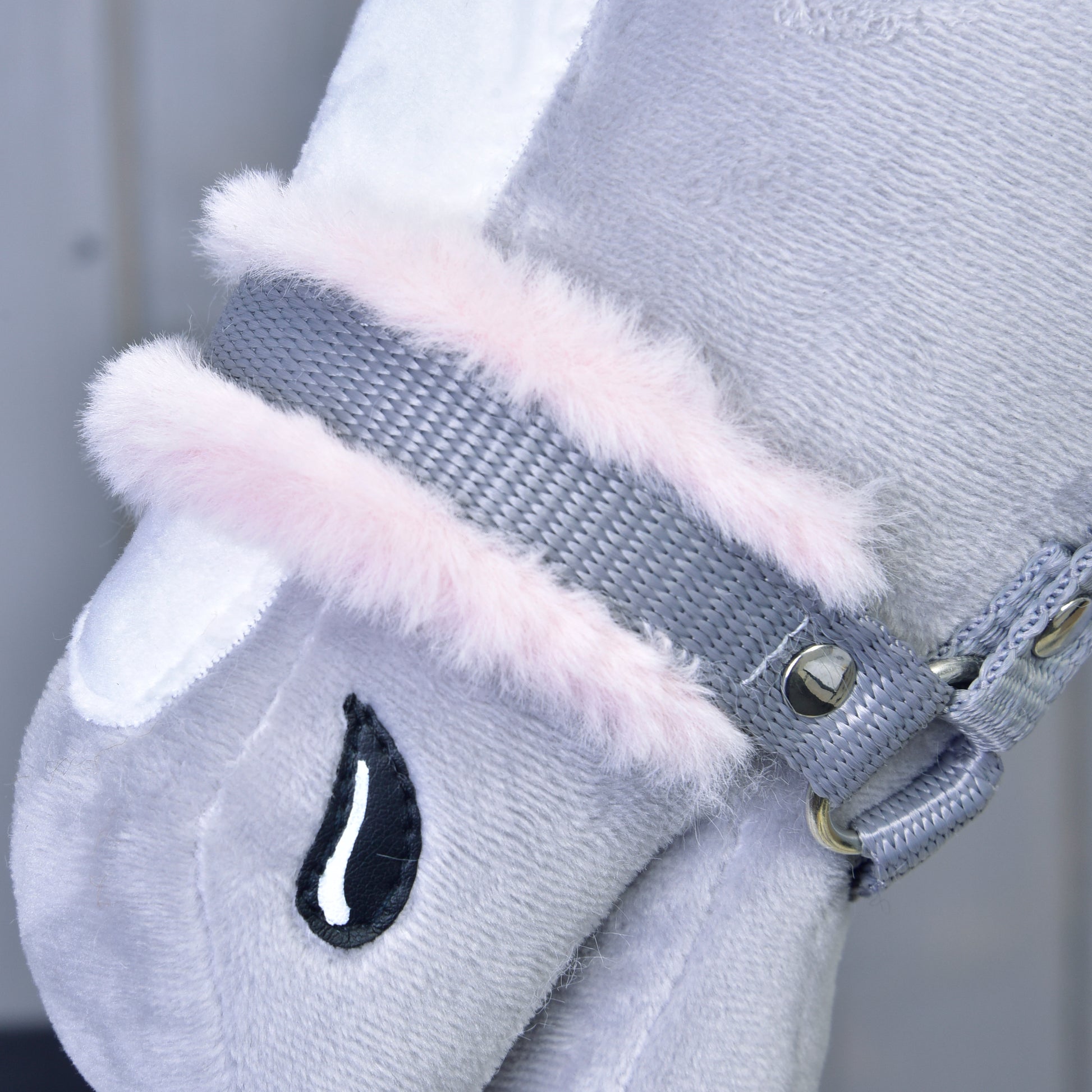 Halter grey with pink fur