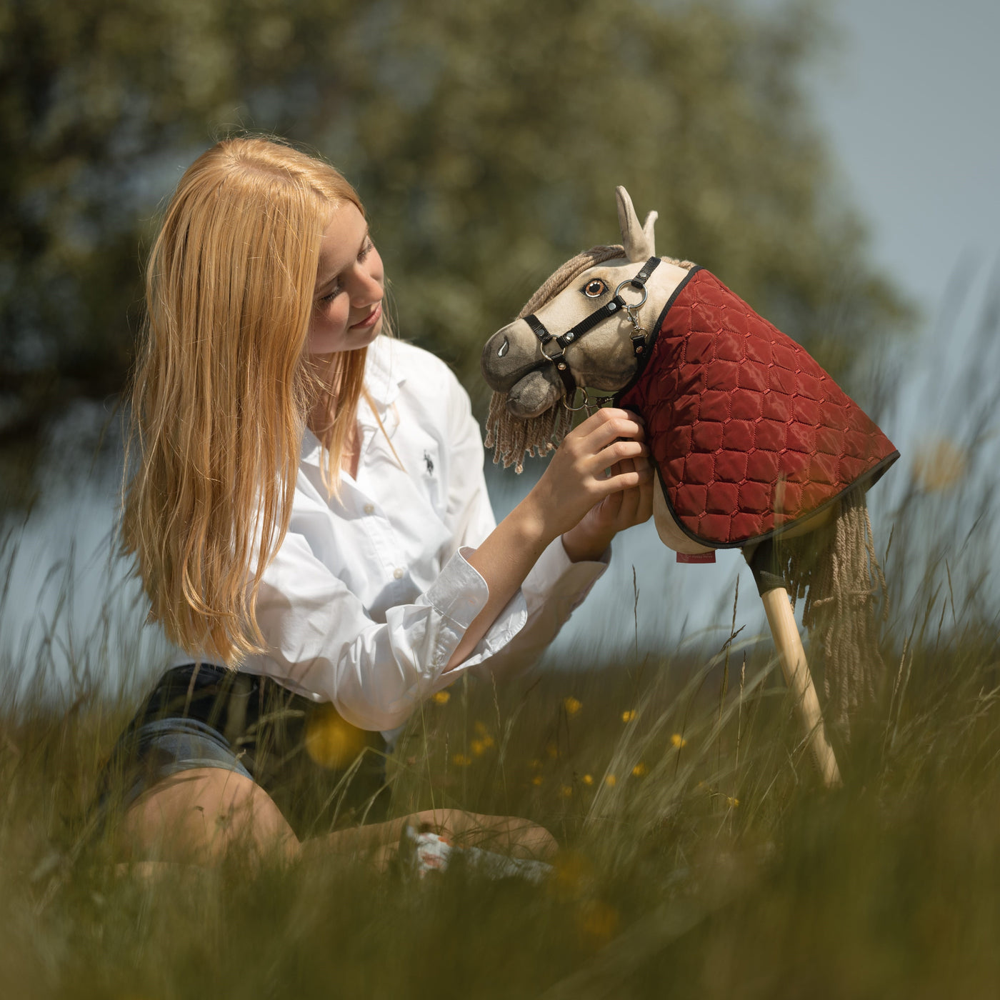 Blanket checkered red (fleece) (size M) – Give your horse the right level of comfort!