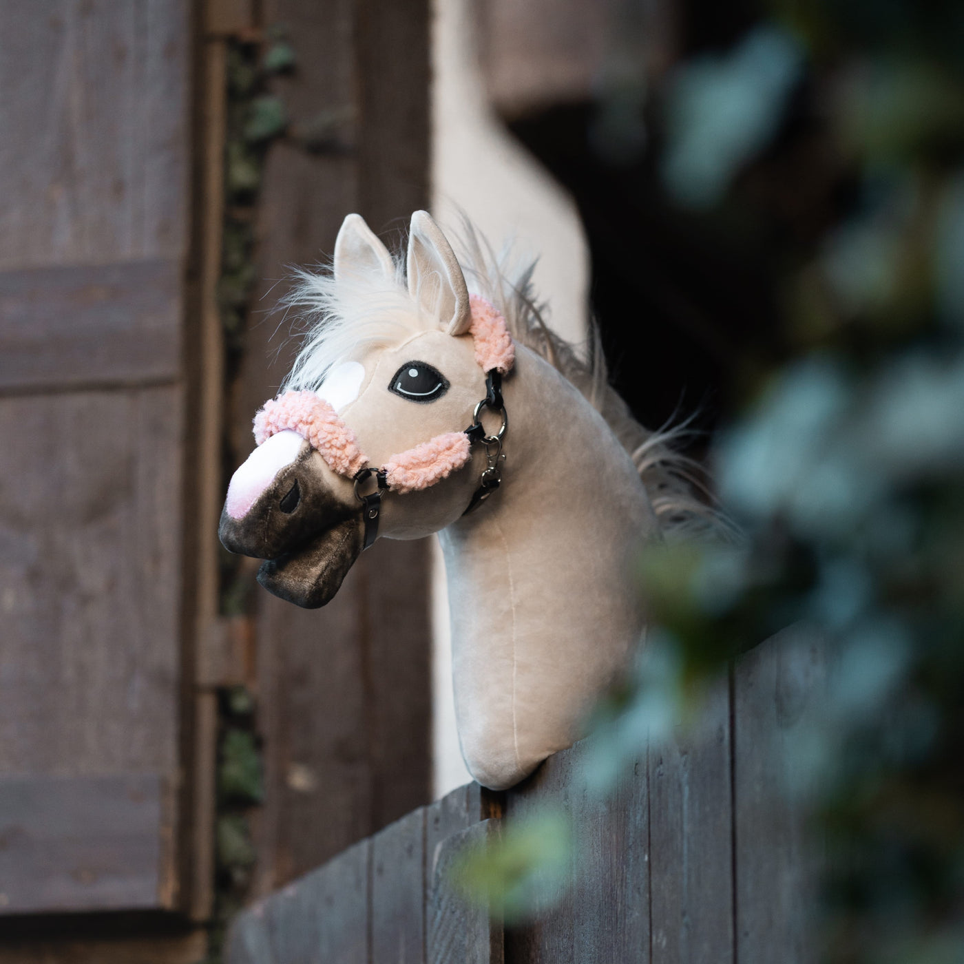 Black halter with fur - leatherette – Soft fur for beauty and comfort