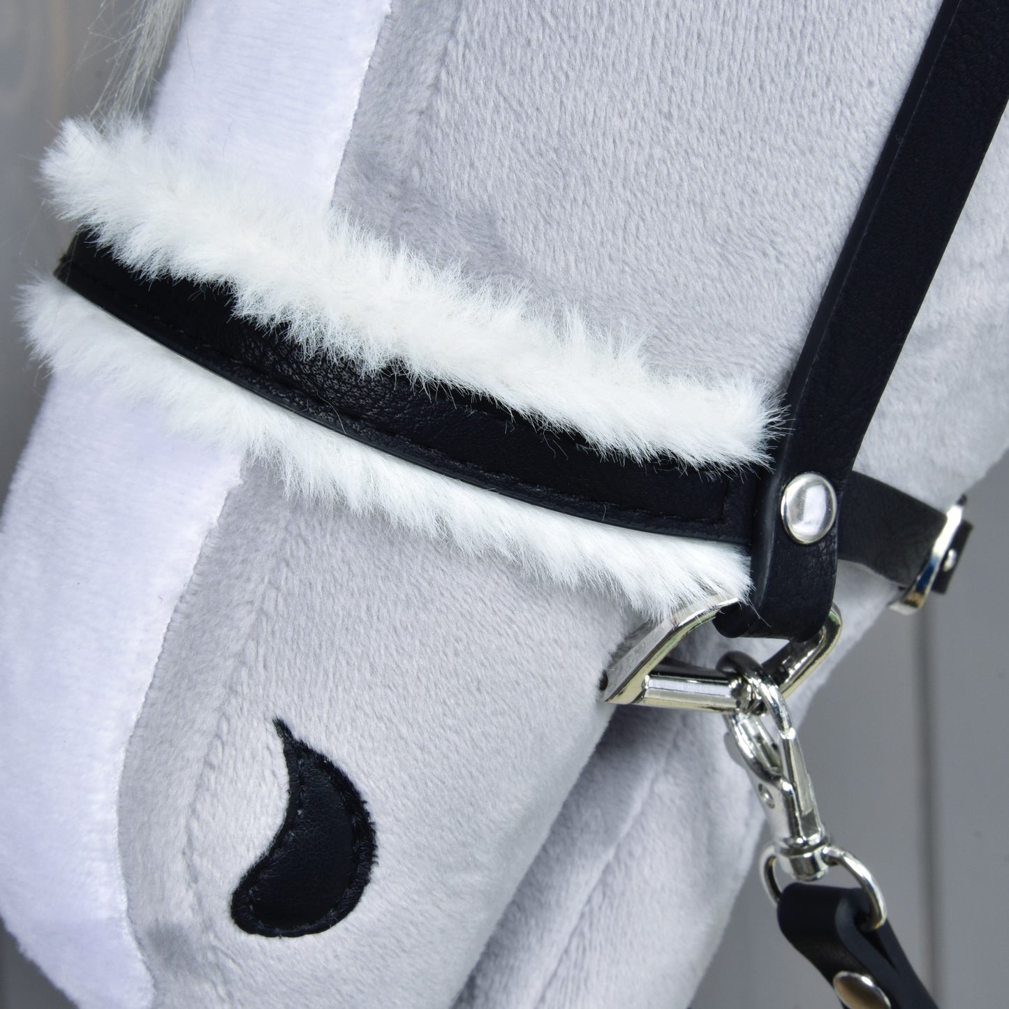 Complete bridle with fur