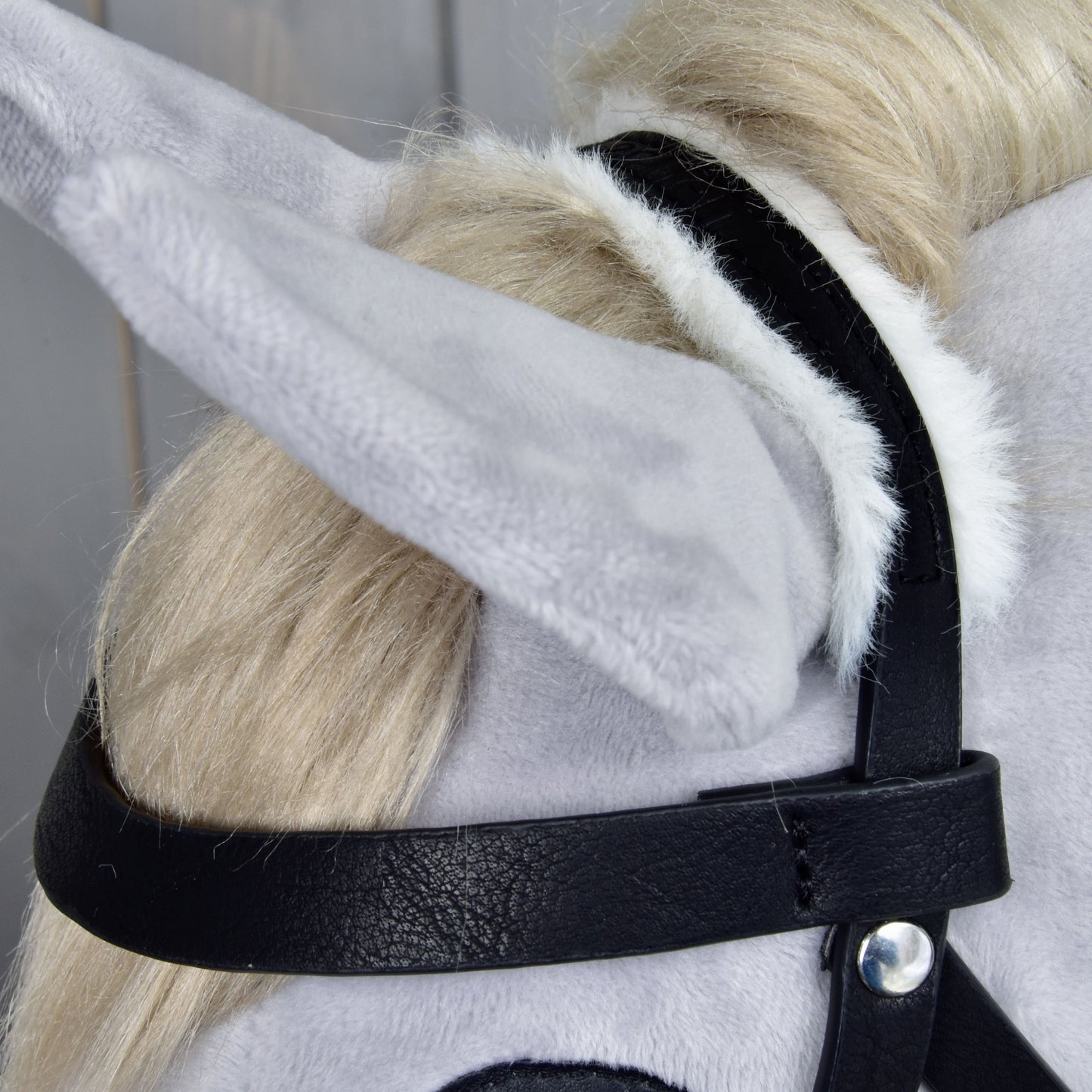 Complete bridle with fur