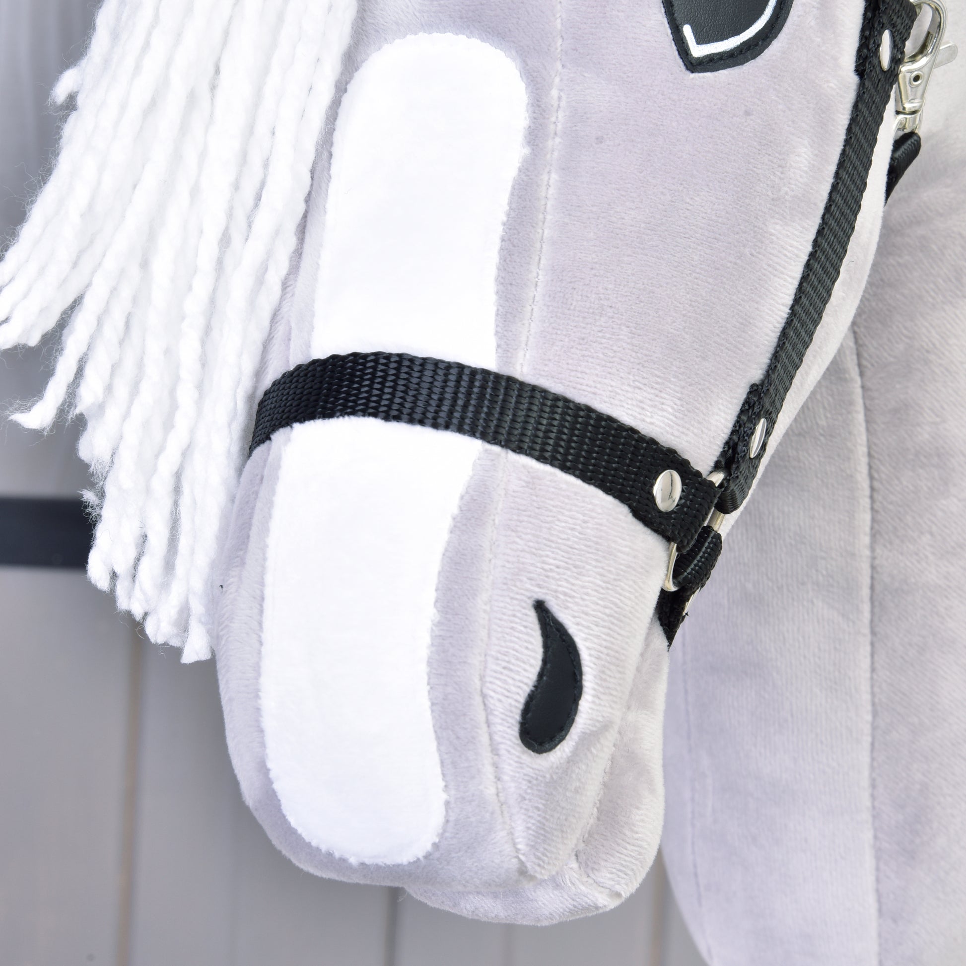 Hobby Horse Popcorn with Black Halter