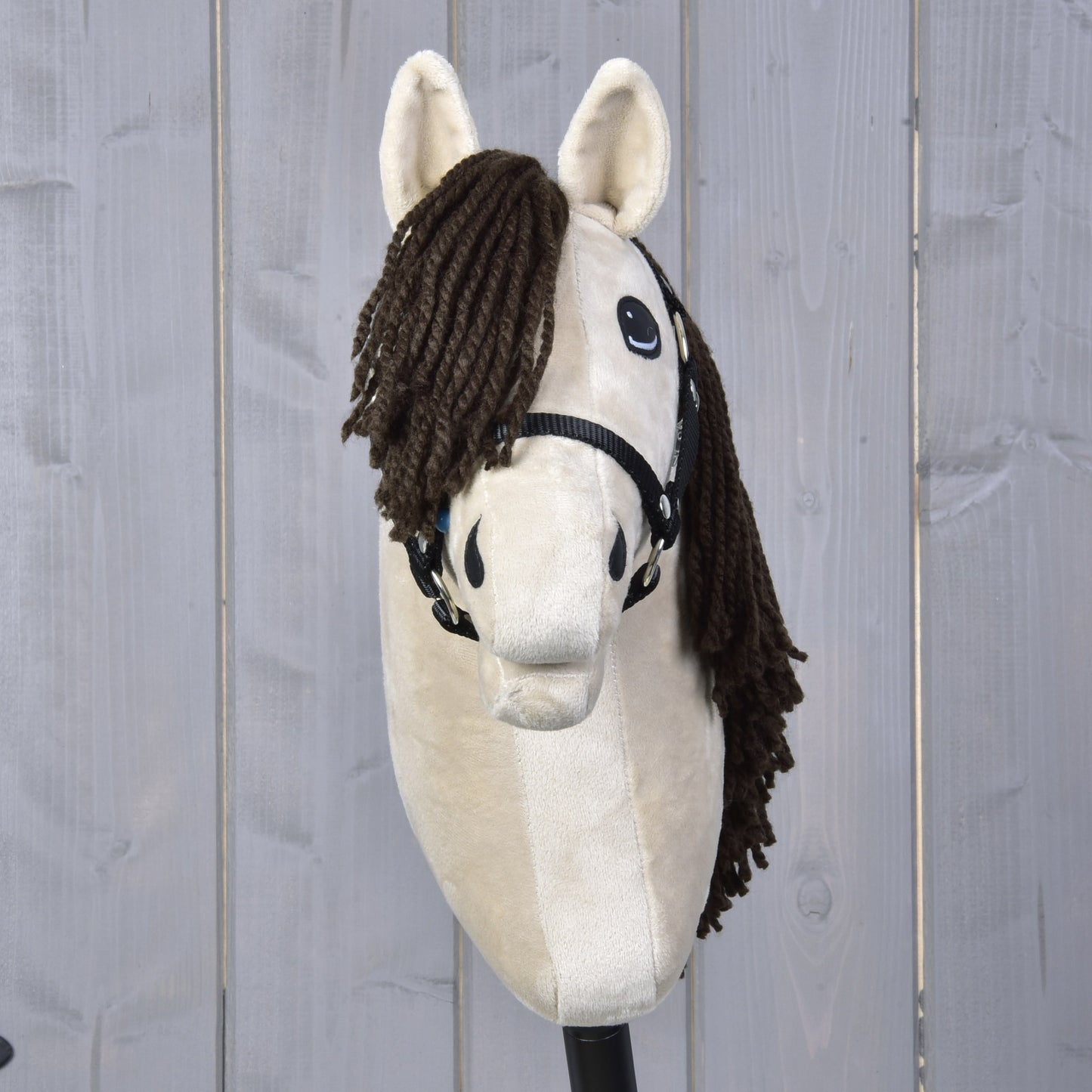 Hobby Horse Frederik LD with black halter