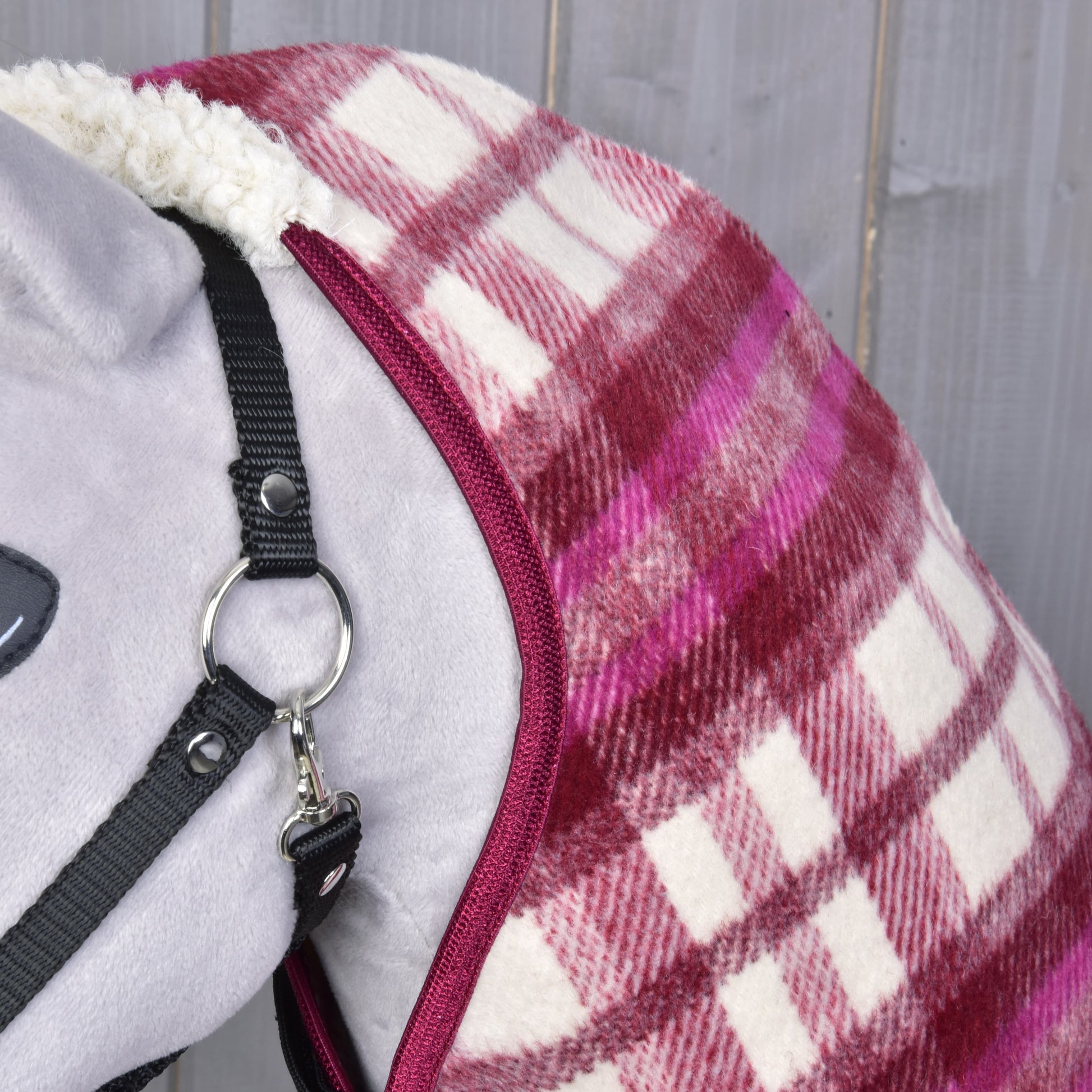 Stable Blanket LarDen